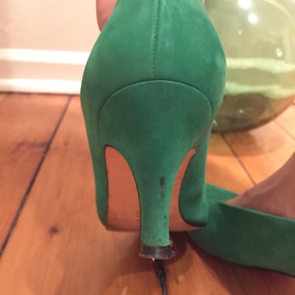 Parakeet green suede pumps - Picture 4 of 7